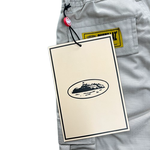 BEIGE CARGO SHORTS - WHITE