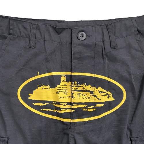 BLACK CARGO SHORTS - YELLOW